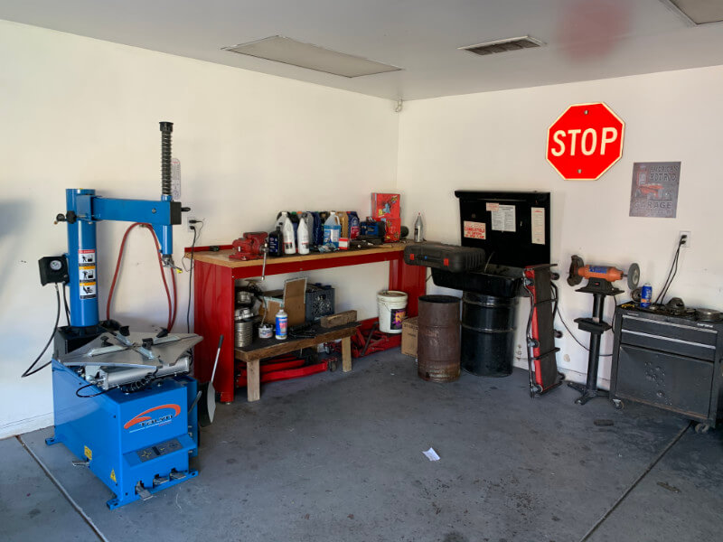 Doug Baker's Fully Equipped Mechanic Garage